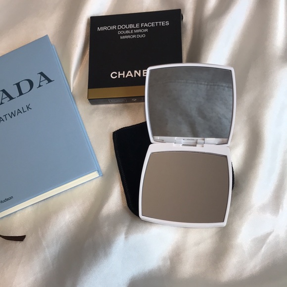⭐️ Authentic Chanel Double Facette Mirror - Picture 2 of 6